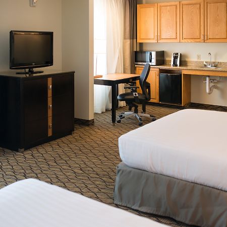 Holiday Inn Express Hotel & Suites Chanhassen By Ihg Bagian luar foto