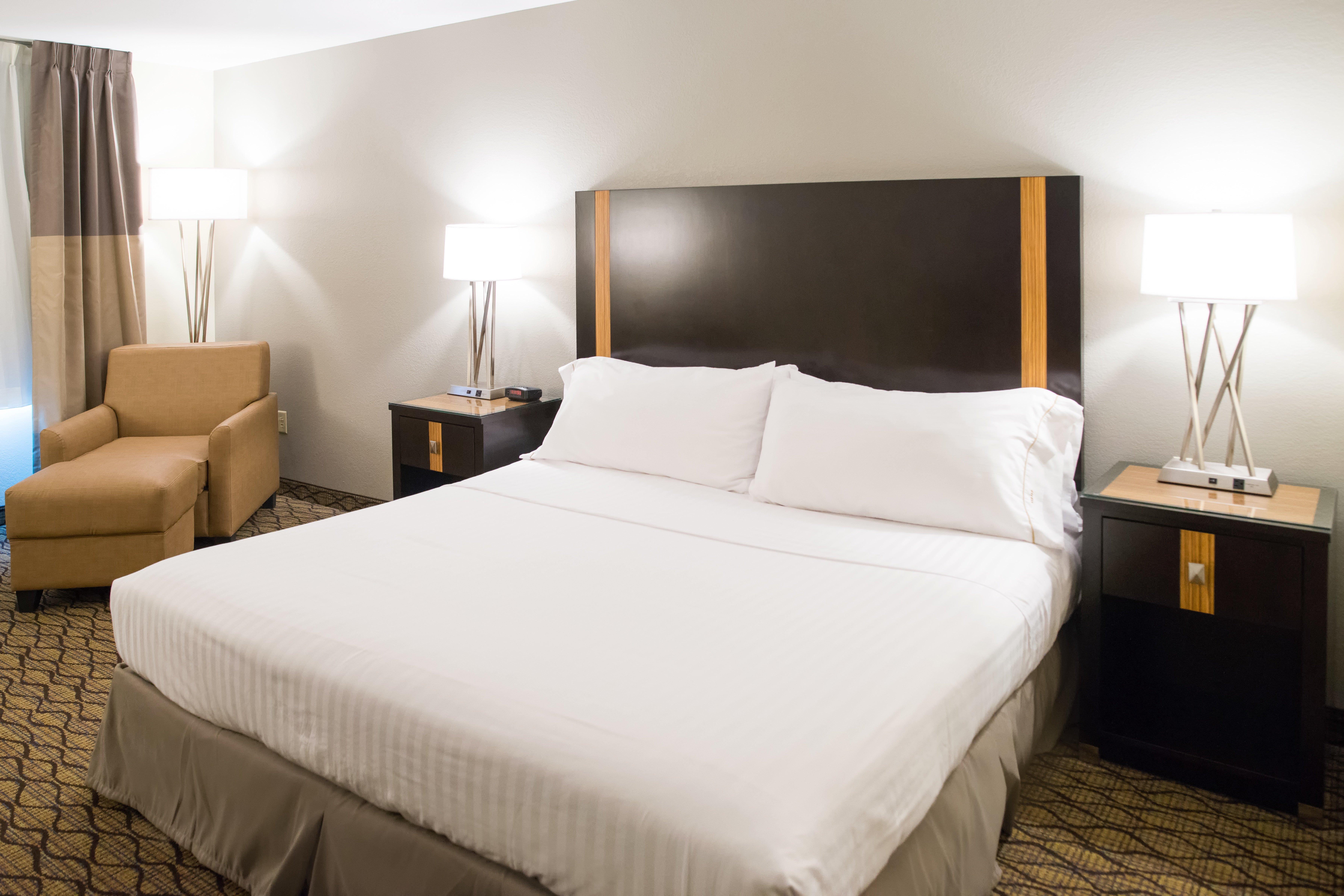Holiday Inn Express Hotel & Suites Chanhassen By Ihg Bagian luar foto