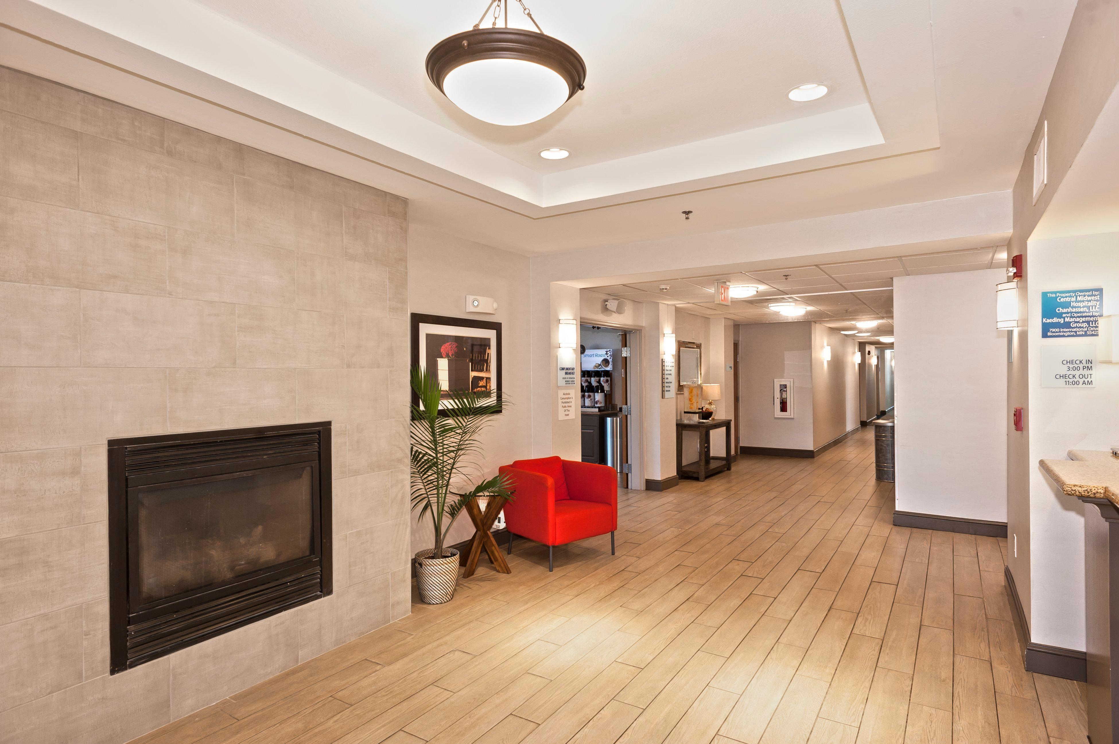 Holiday Inn Express Hotel & Suites Chanhassen By Ihg Bagian luar foto
