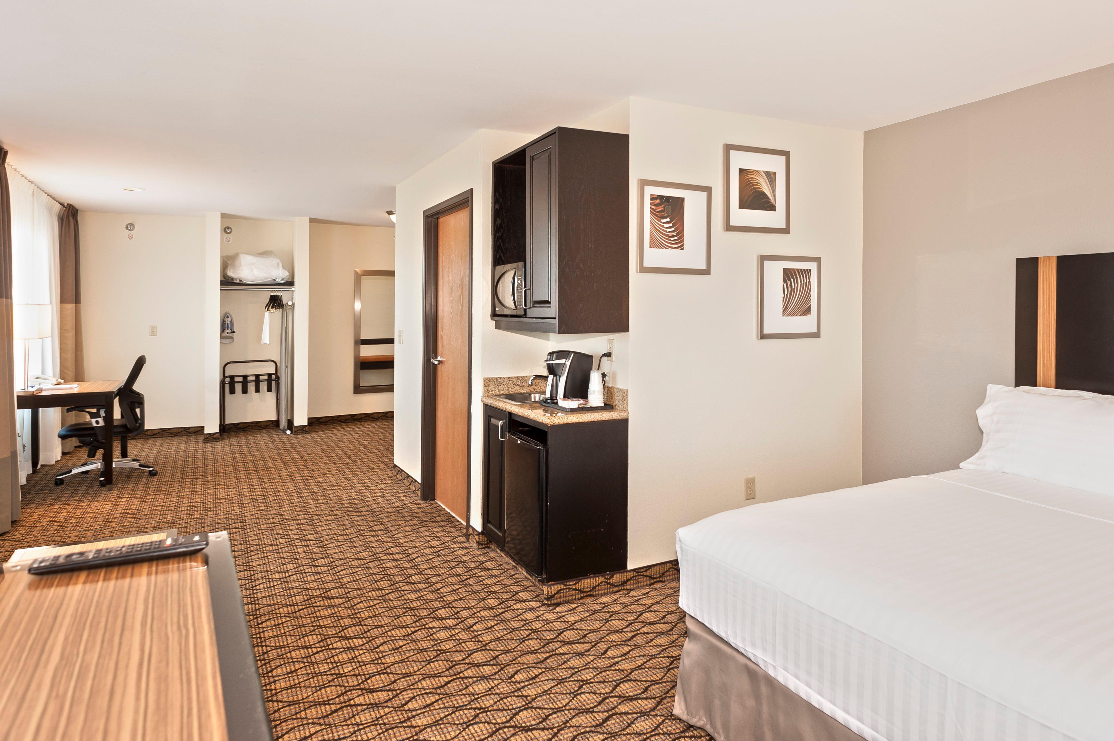 Holiday Inn Express Hotel & Suites Chanhassen By Ihg Bagian luar foto