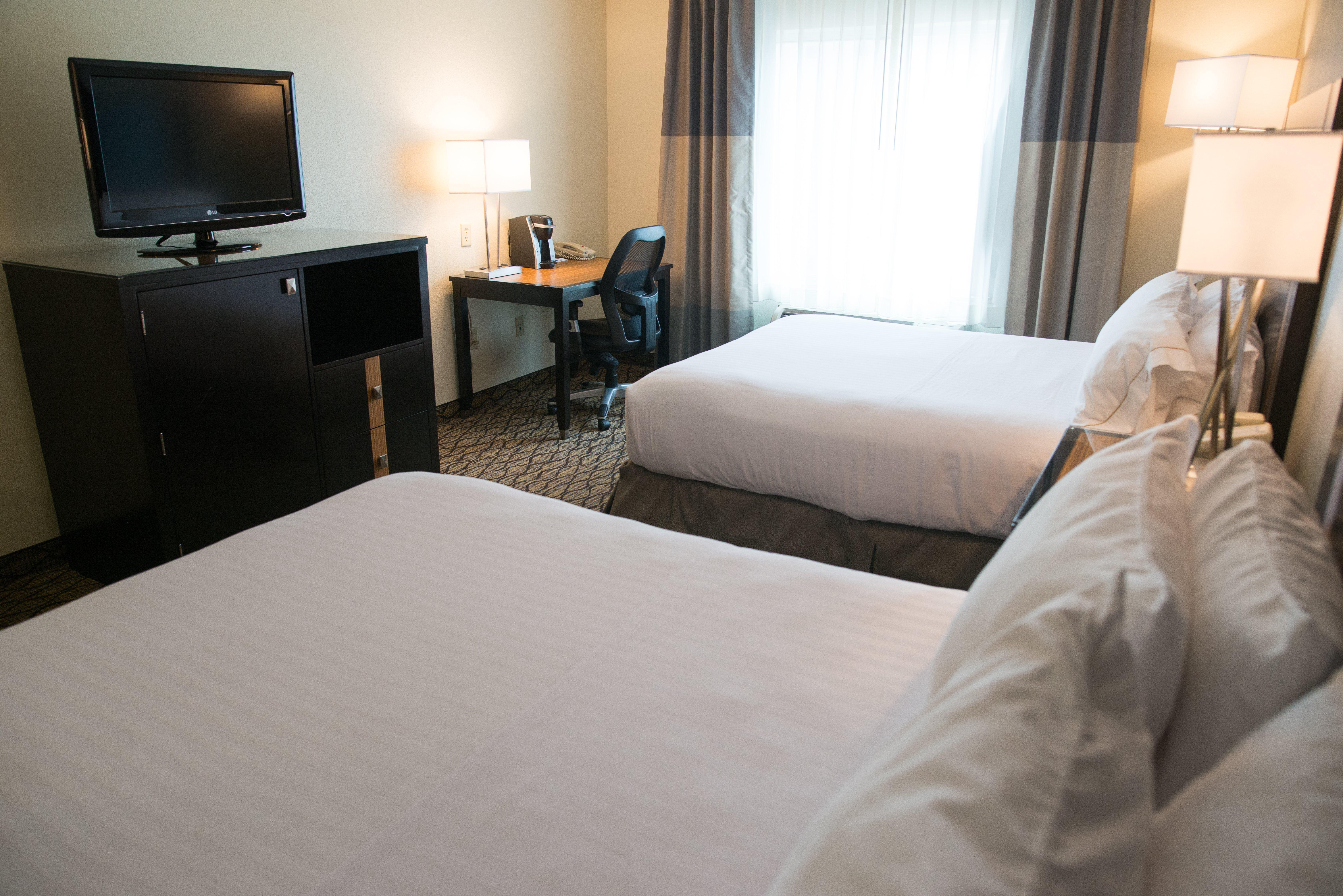Holiday Inn Express Hotel & Suites Chanhassen By Ihg Bagian luar foto