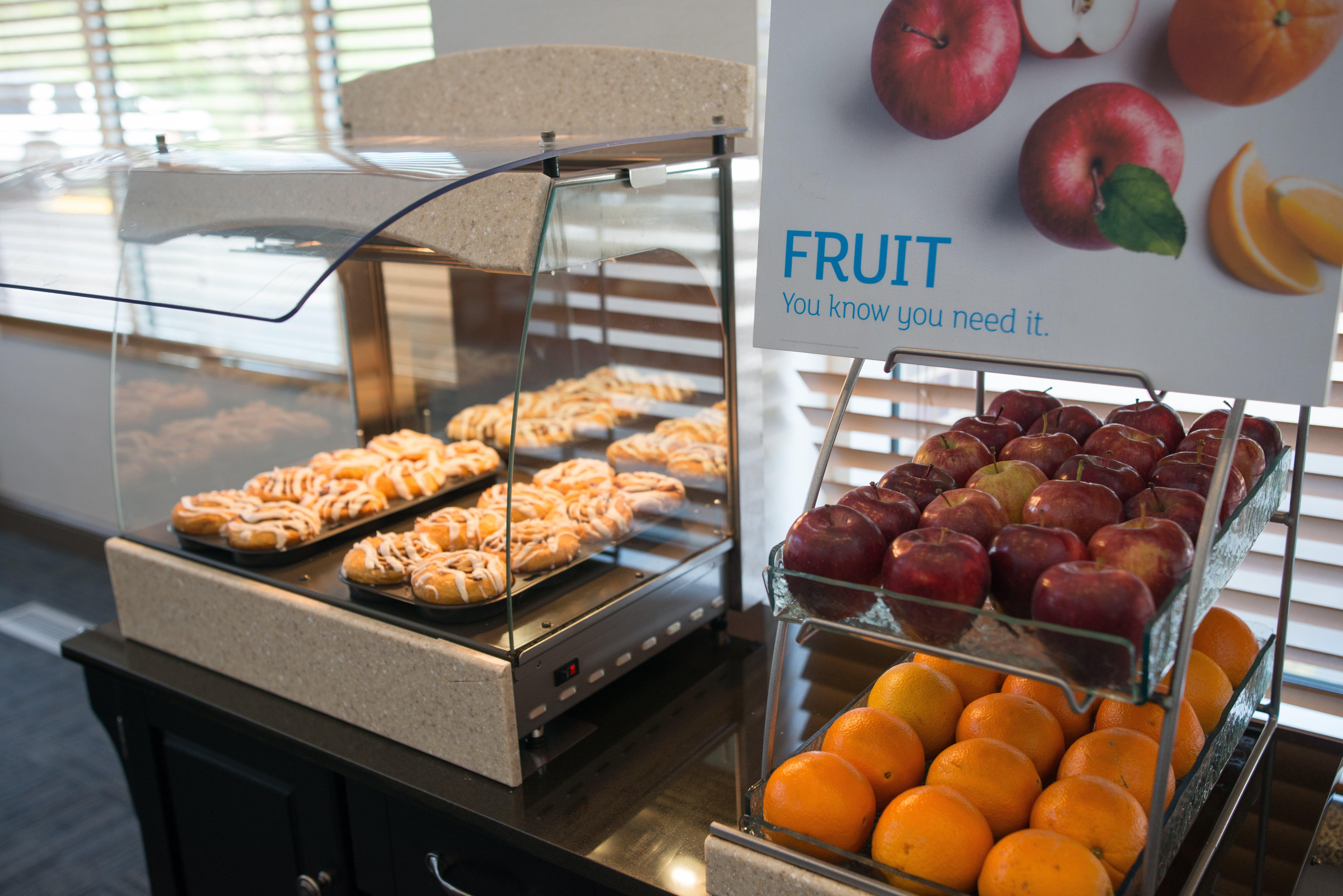 Holiday Inn Express Hotel & Suites Chanhassen By Ihg Bagian luar foto