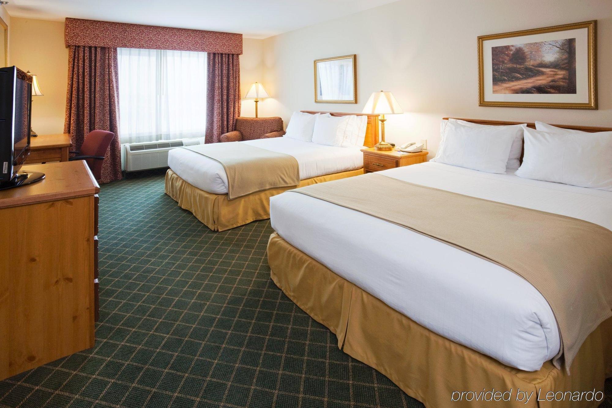 Holiday Inn Express Hotel & Suites Chanhassen By Ihg Bagian luar foto
