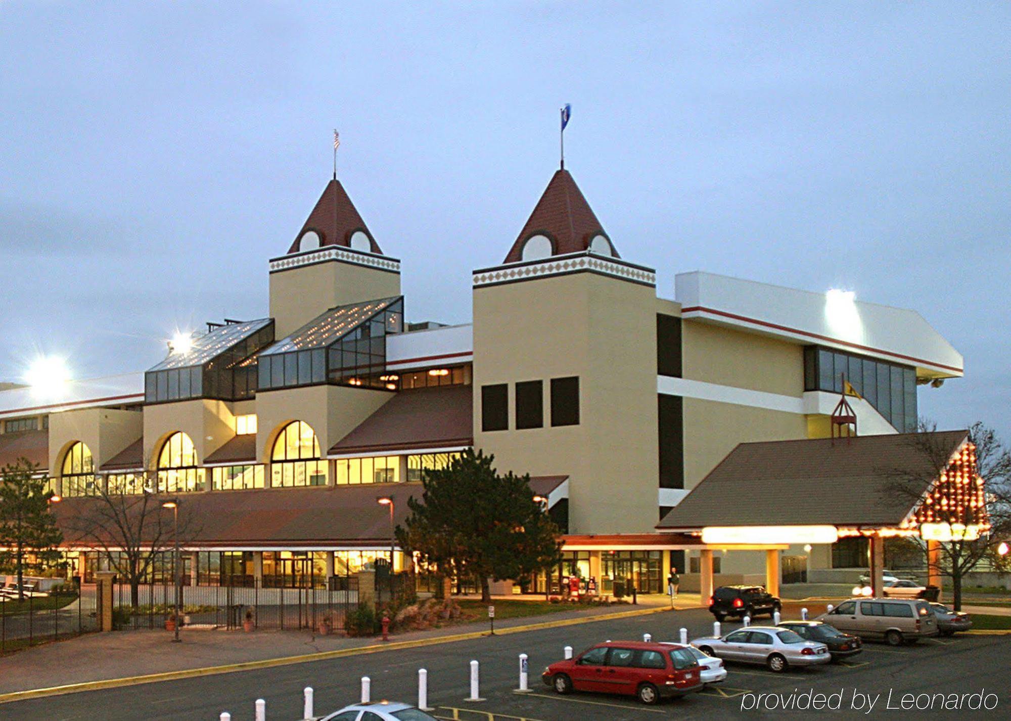 Holiday Inn Express Hotel & Suites Chanhassen By Ihg Bagian luar foto